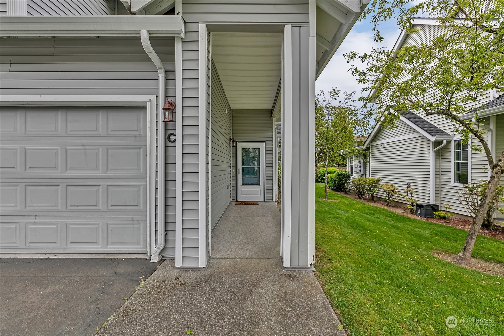 Property Photo:  6221 Kennedy Avenue SE C  WA 98092 