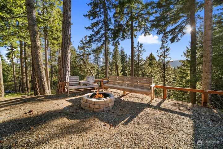 Property Photo:  381 Pine Loch Sun Drive  WA 98940 