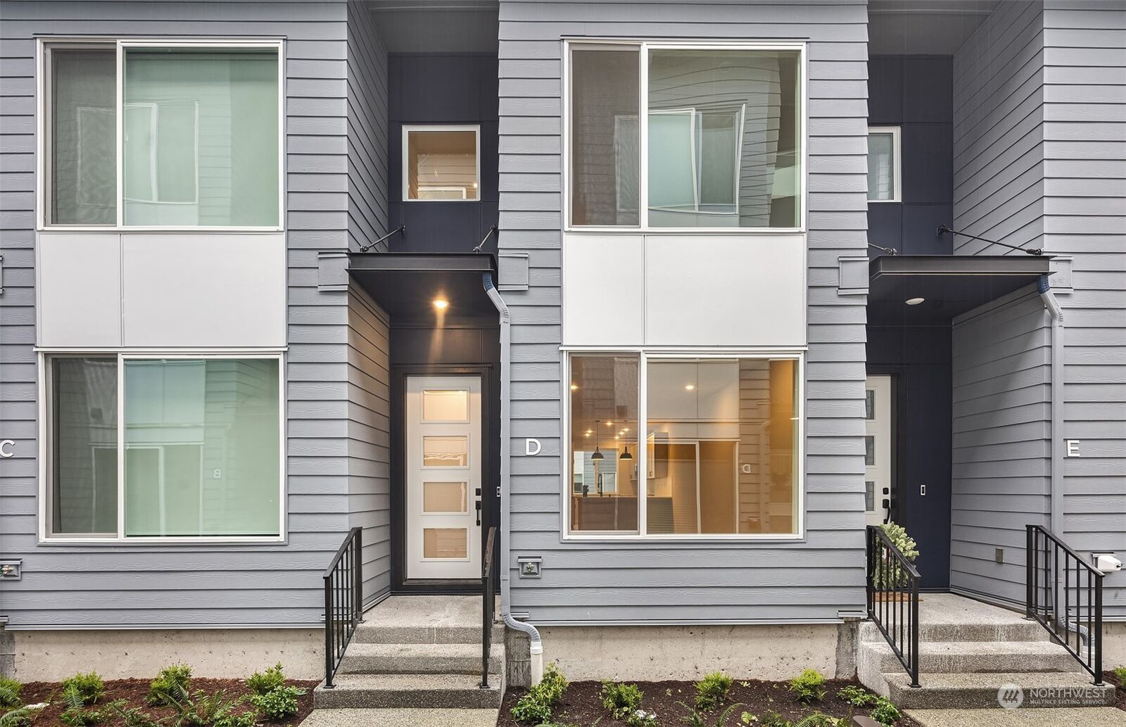 Property Photo:  2117 N 148th Street D  WA 98133 