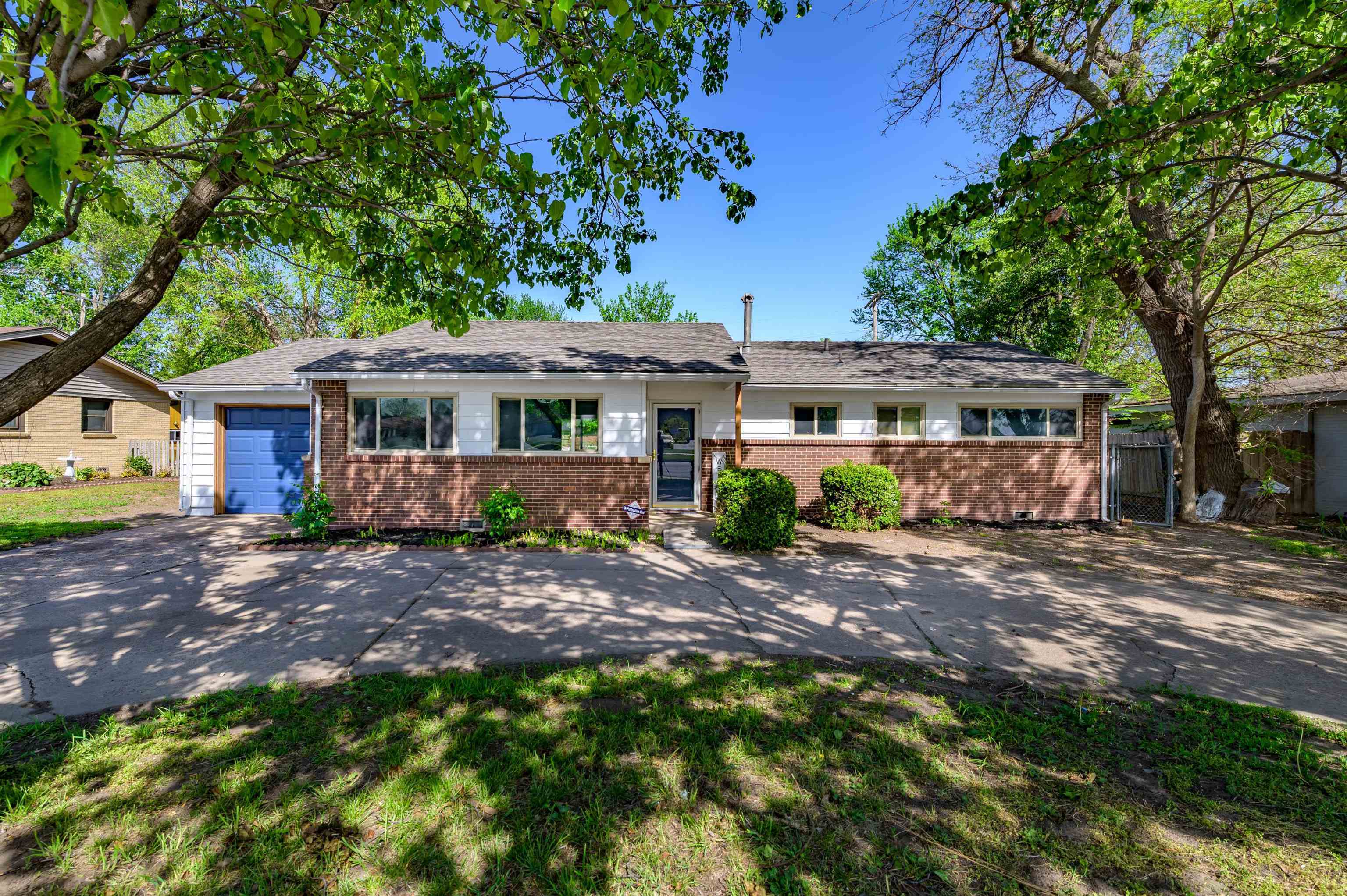 Property Photo:  2428 N Amidon Ave  KS 67204-5632 