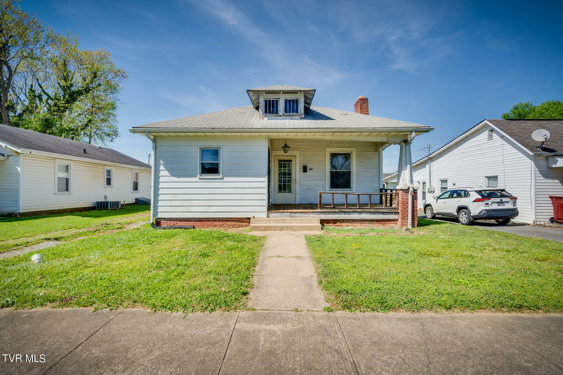 Property Photo:  214 Lamont Street  TN 37604 