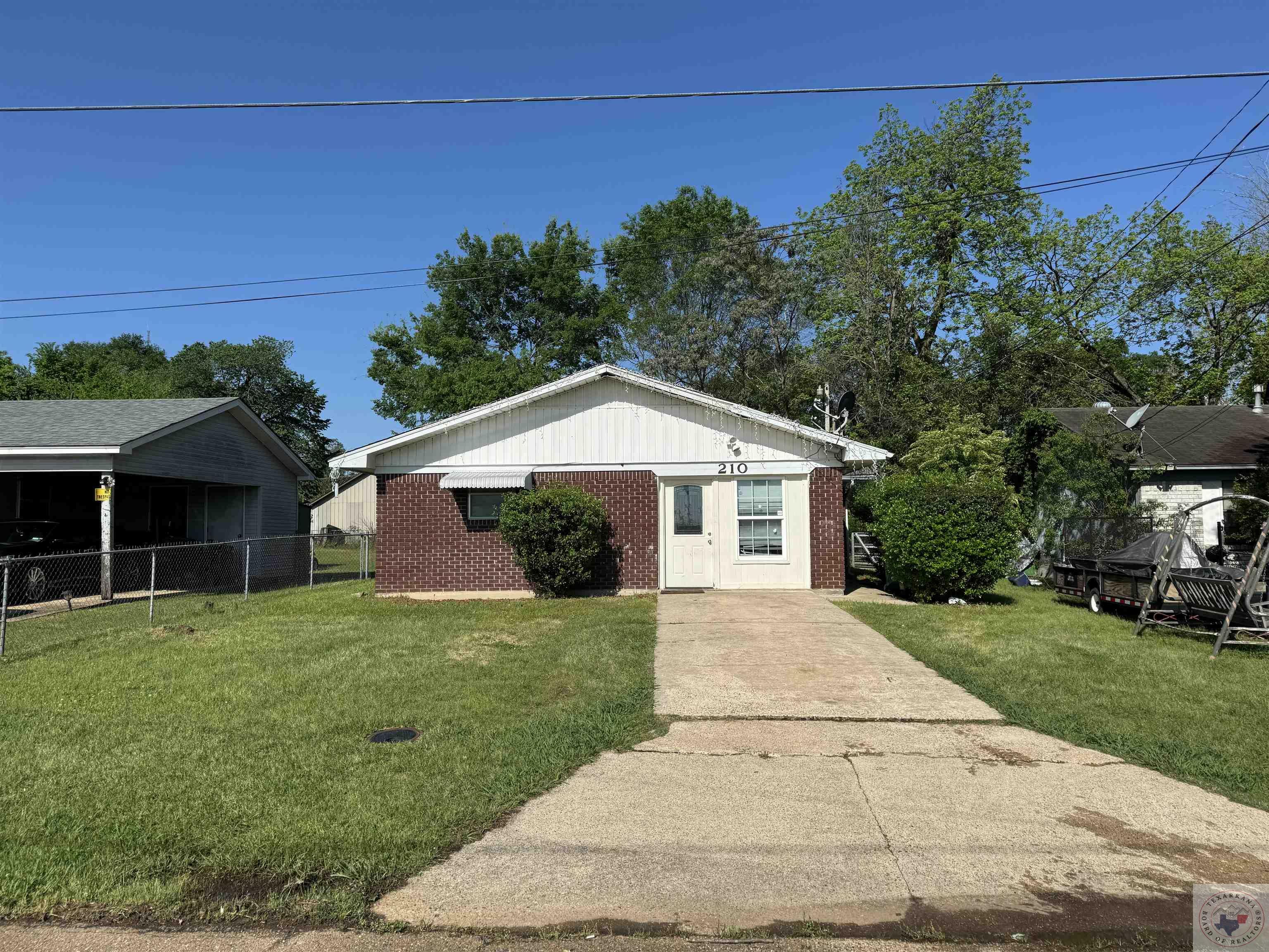 Property Photo:  210 Arlington  TX 75502 