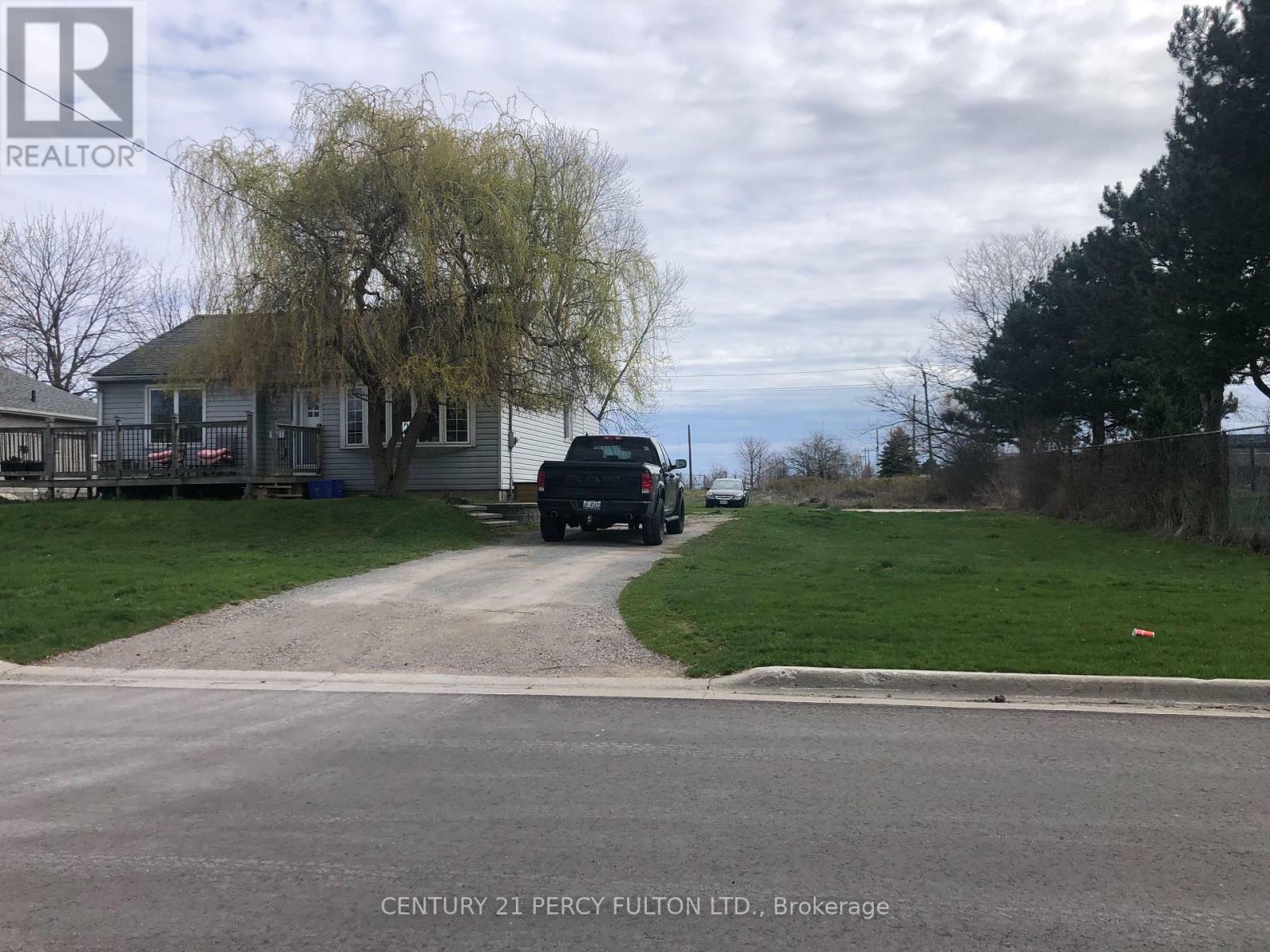 Property Photo: 579 Veterans Road ON L1H 0B2