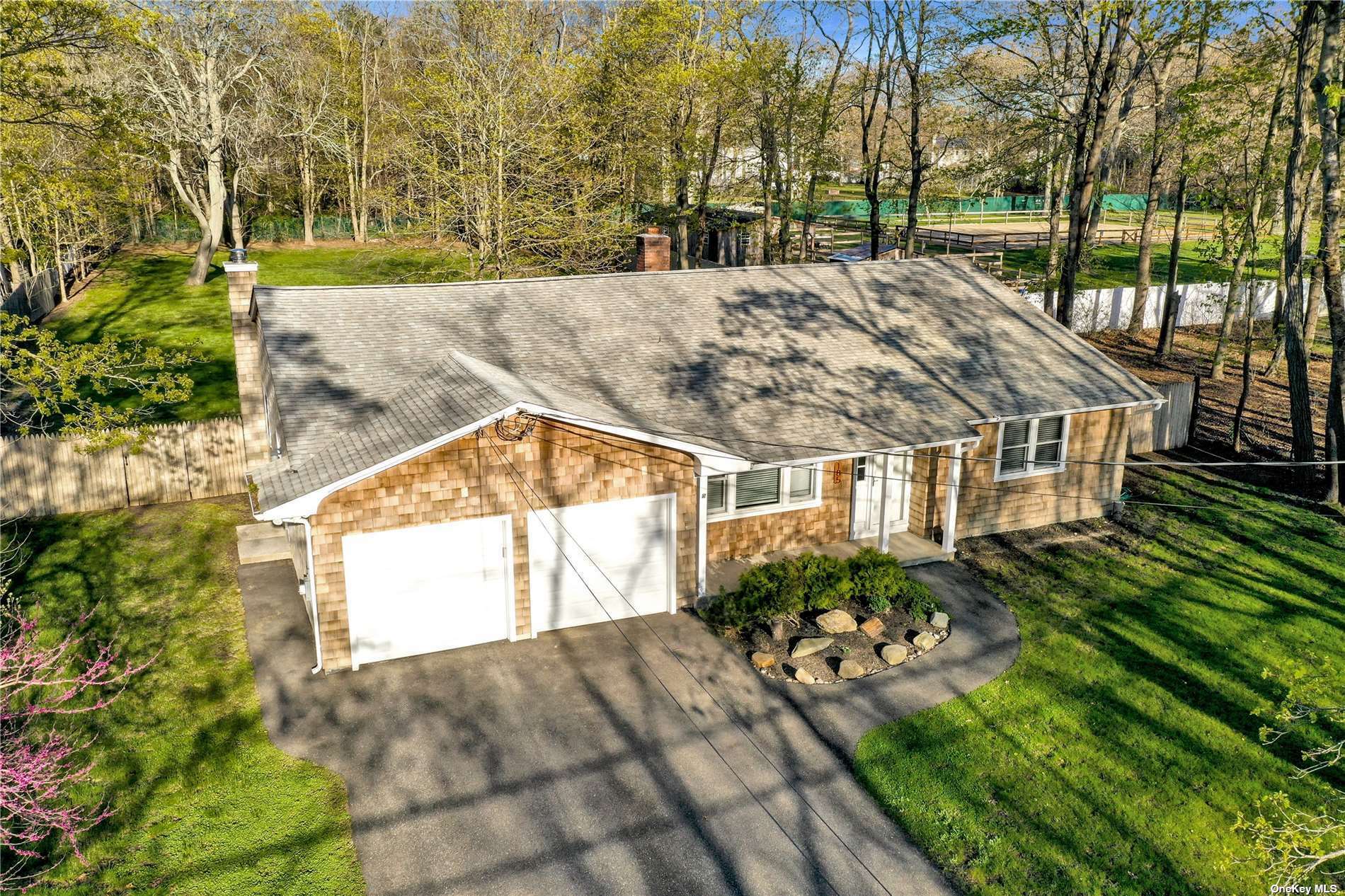 Property Photo: 185 Oak Street NY 11763