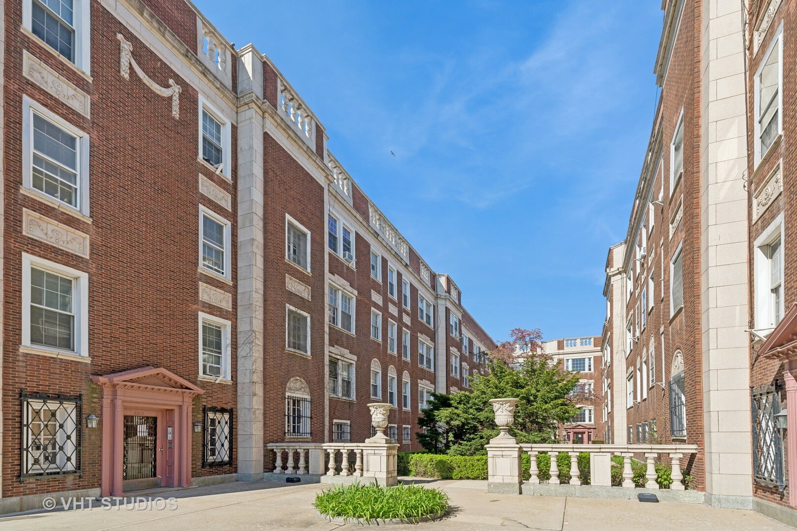4916 S Drexel Boulevard 2E  Chicago IL 60615 photo