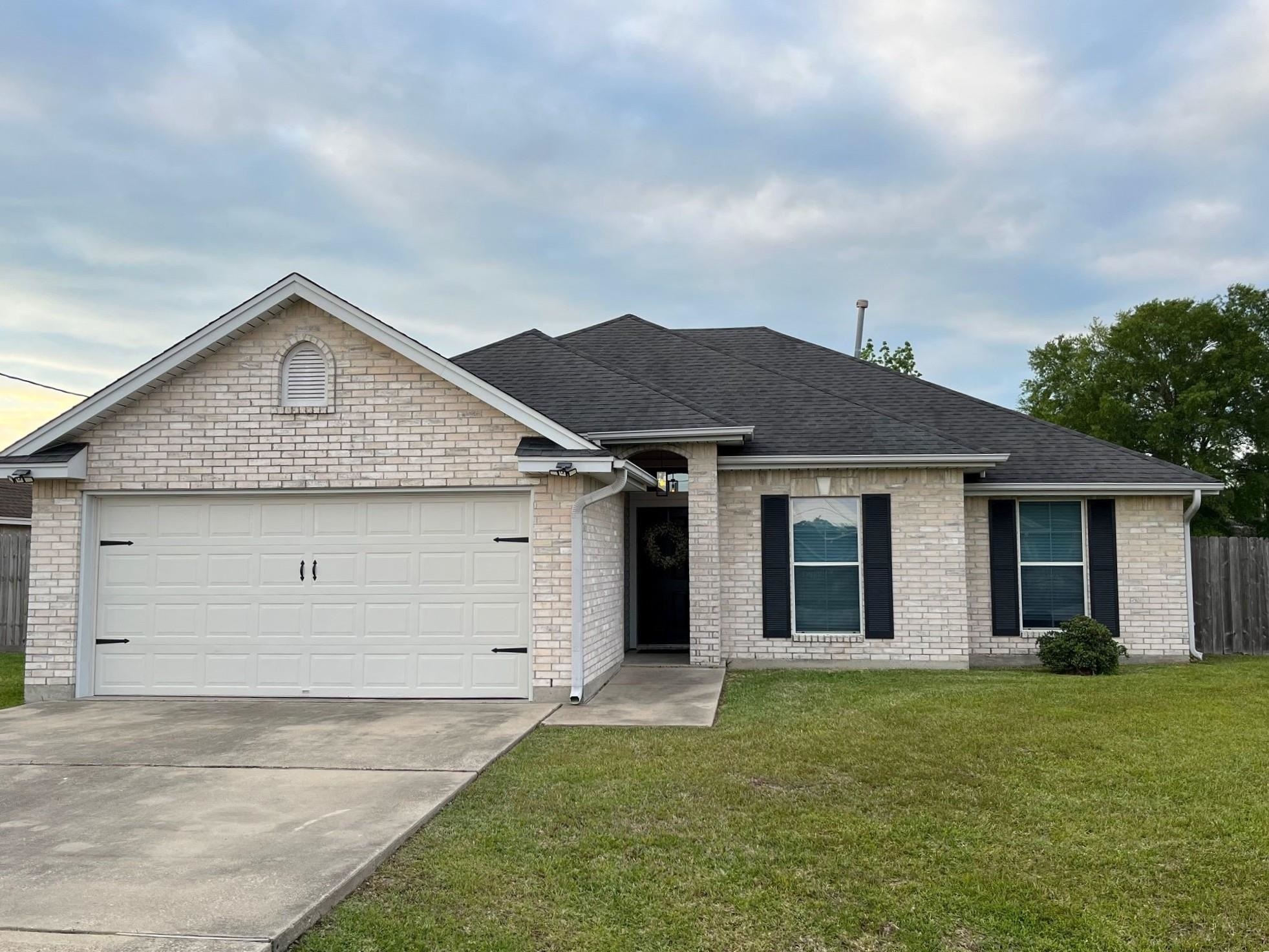 Property Photo:  5200 Westchase Loop  TX 77657 