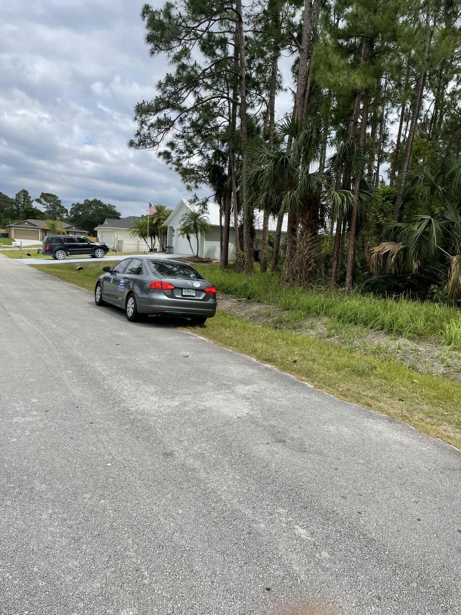 Property Photo:  1726 Kamsack Street NW  FL 32907 