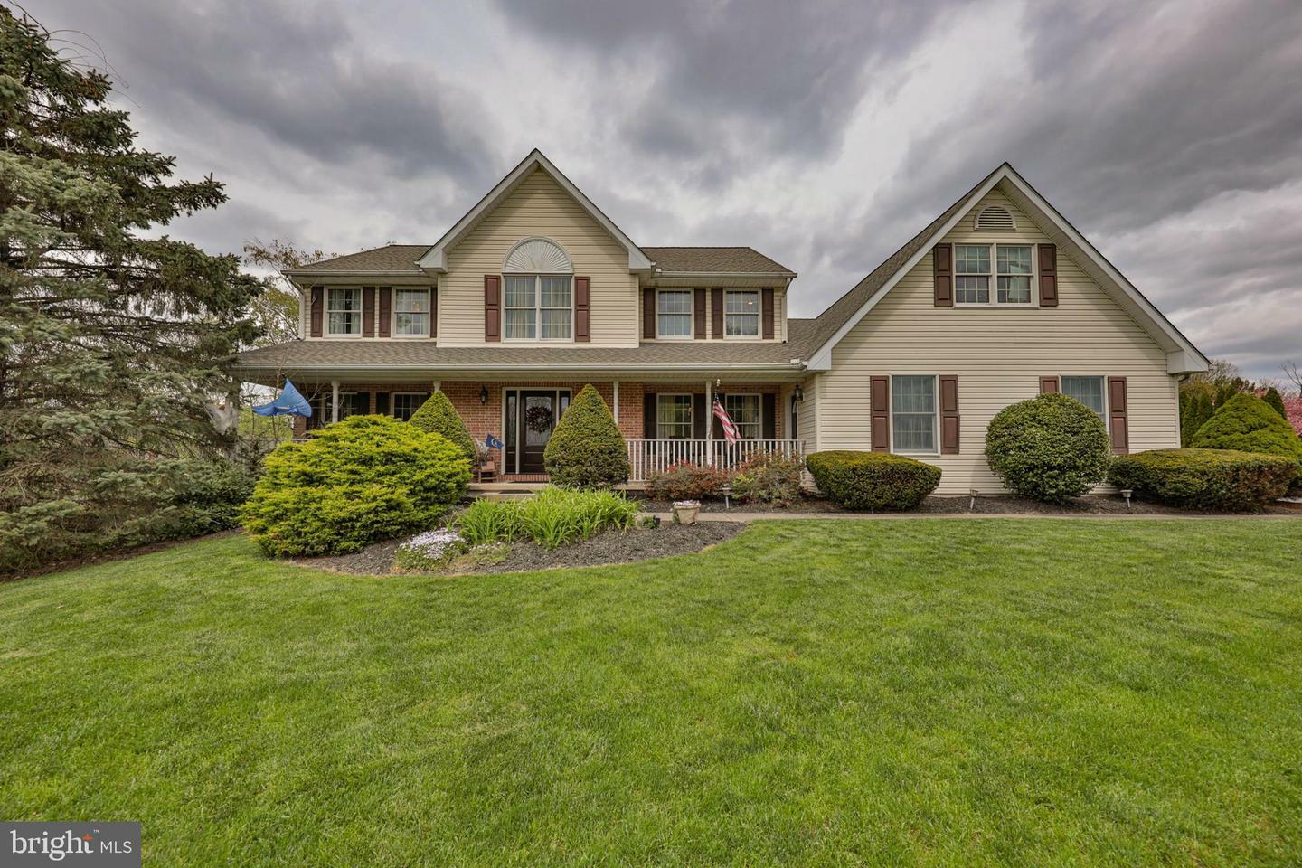 Property Photo: 359 Winter Springs Road PA 18064