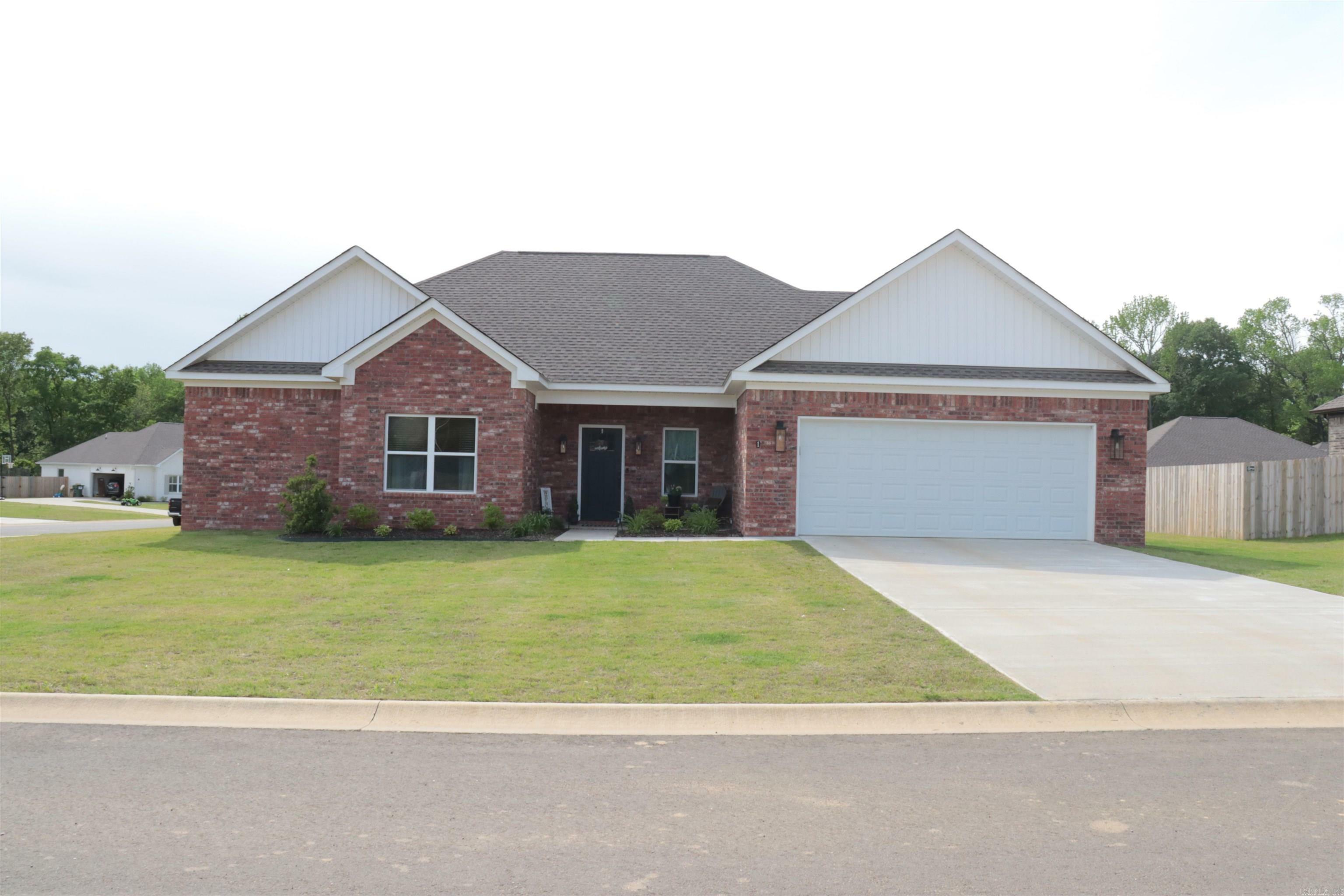 Property Photo:  1 Oaks Lane  AR 72058 