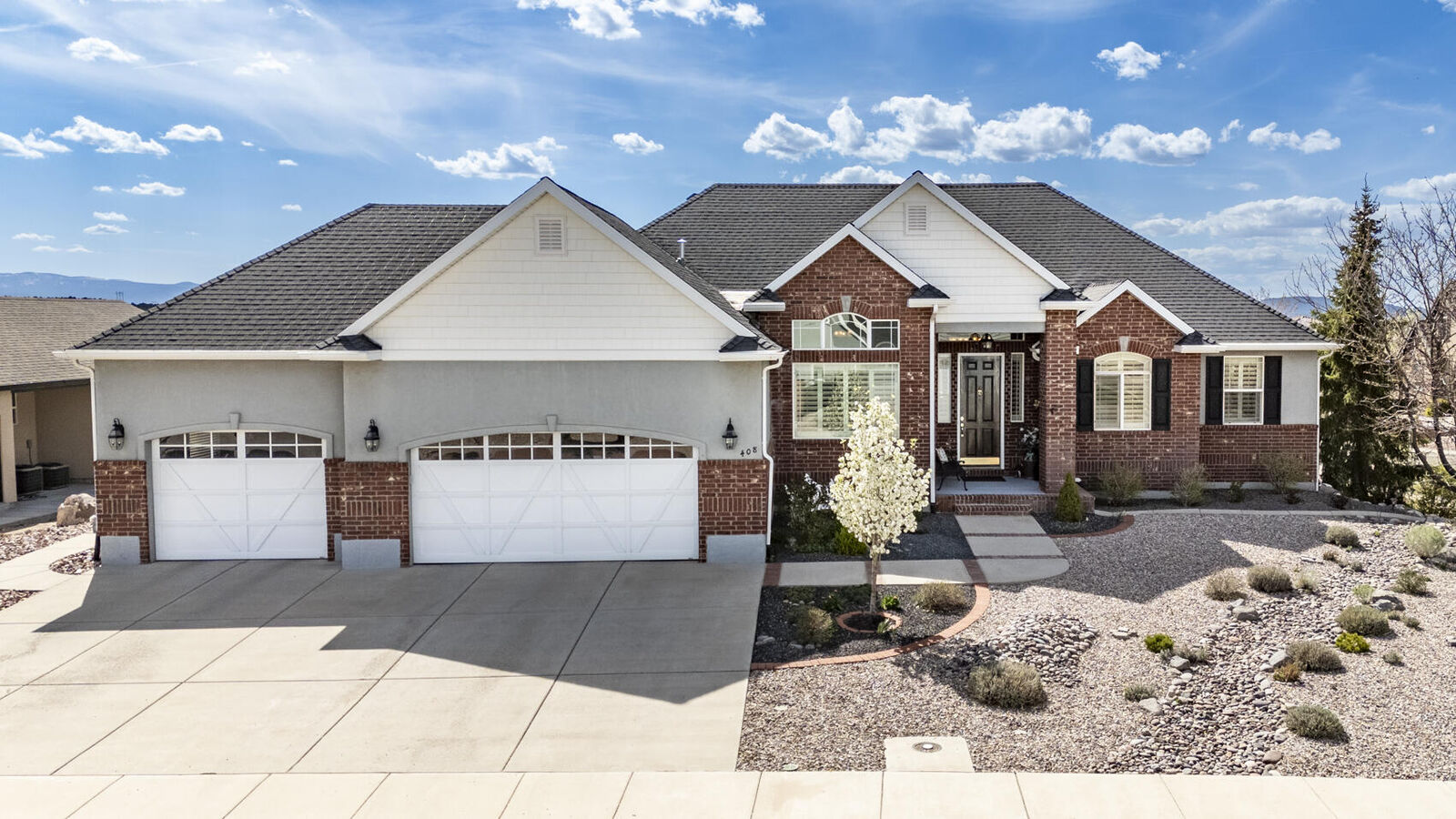 Property Photo: 408 S Carmel Canyon Cir UT 84720