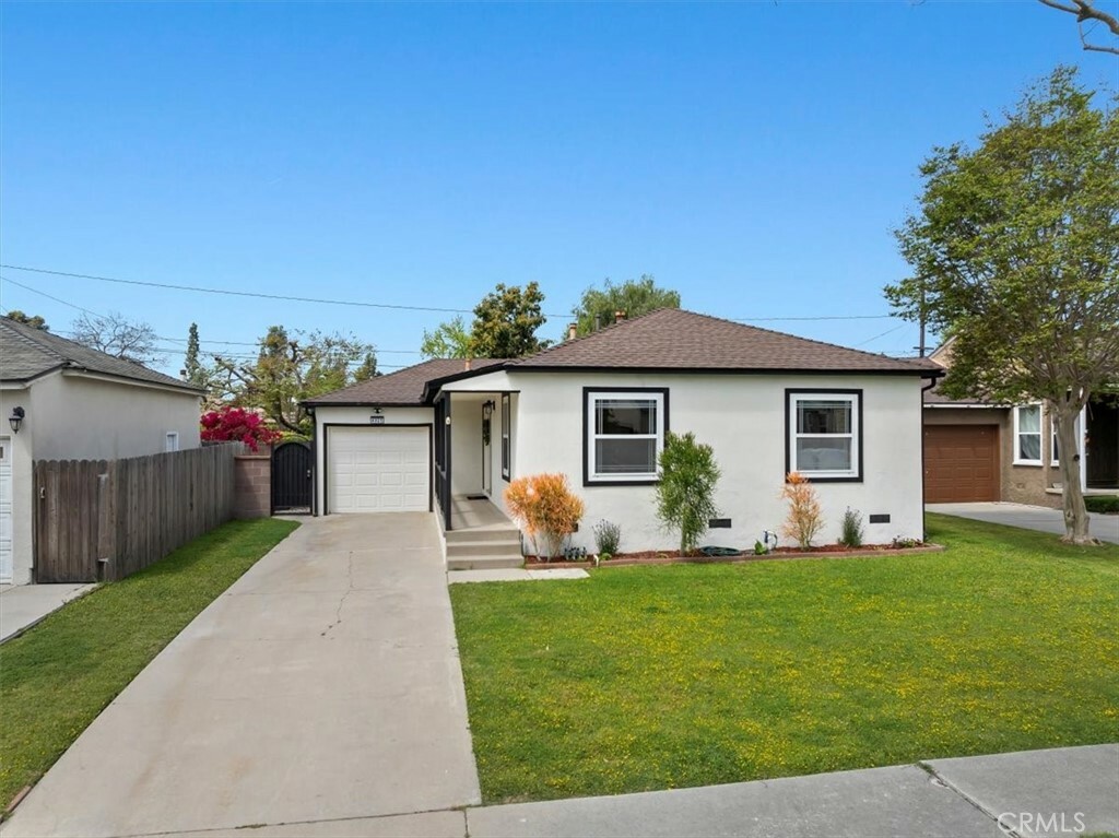 Property Photo:  4925 Hersholt Ave  CA 90712 