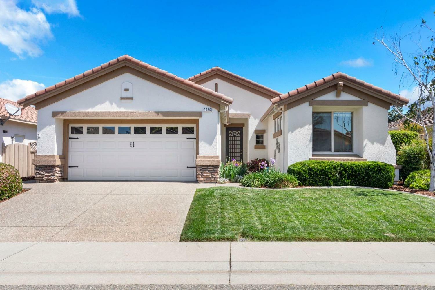 Property Photo:  2056 Stonecrest Lane  CA 95648 