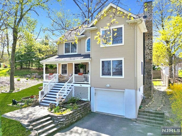 Property Photo:  43 Lakeview Drive  NJ 07480 