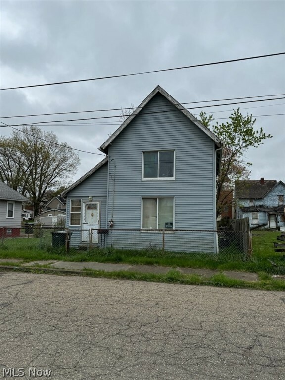 1616 Bank Place SW  Canton OH 44706 photo