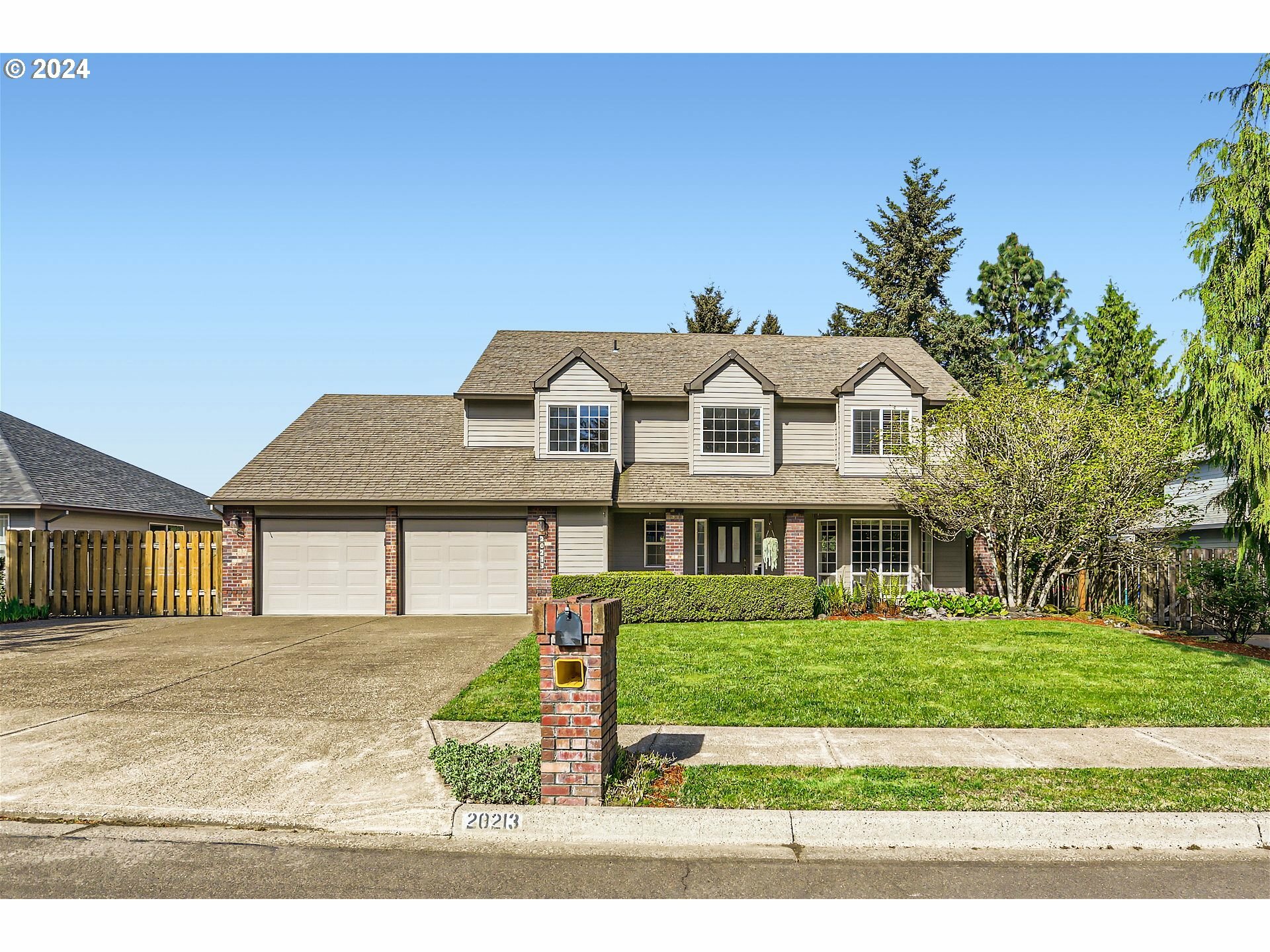 20213 Coquille Dr  Oregon City OR 97045 photo