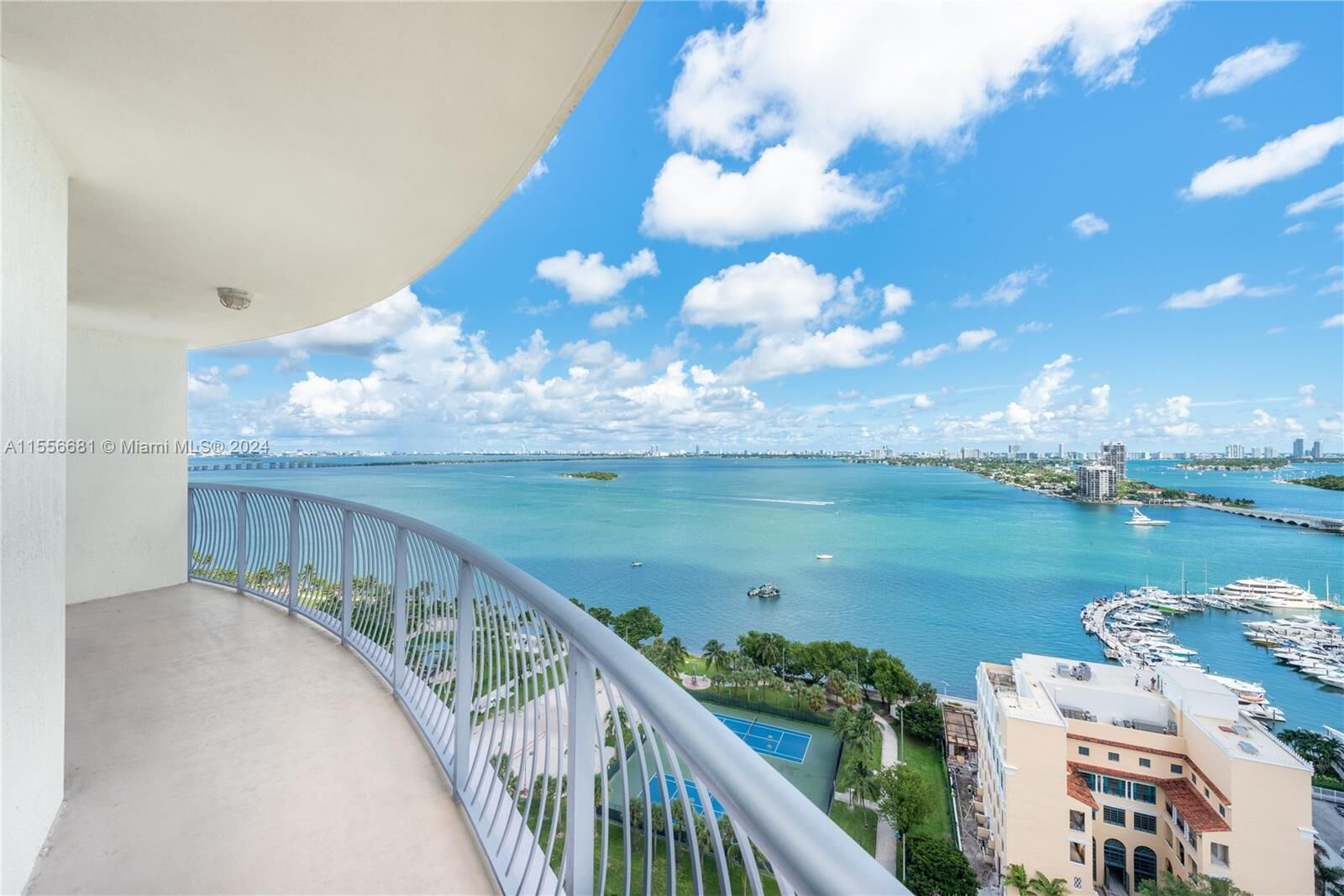 Property Photo:  1750 N Bayshore Dr 2202  FL 33132 
