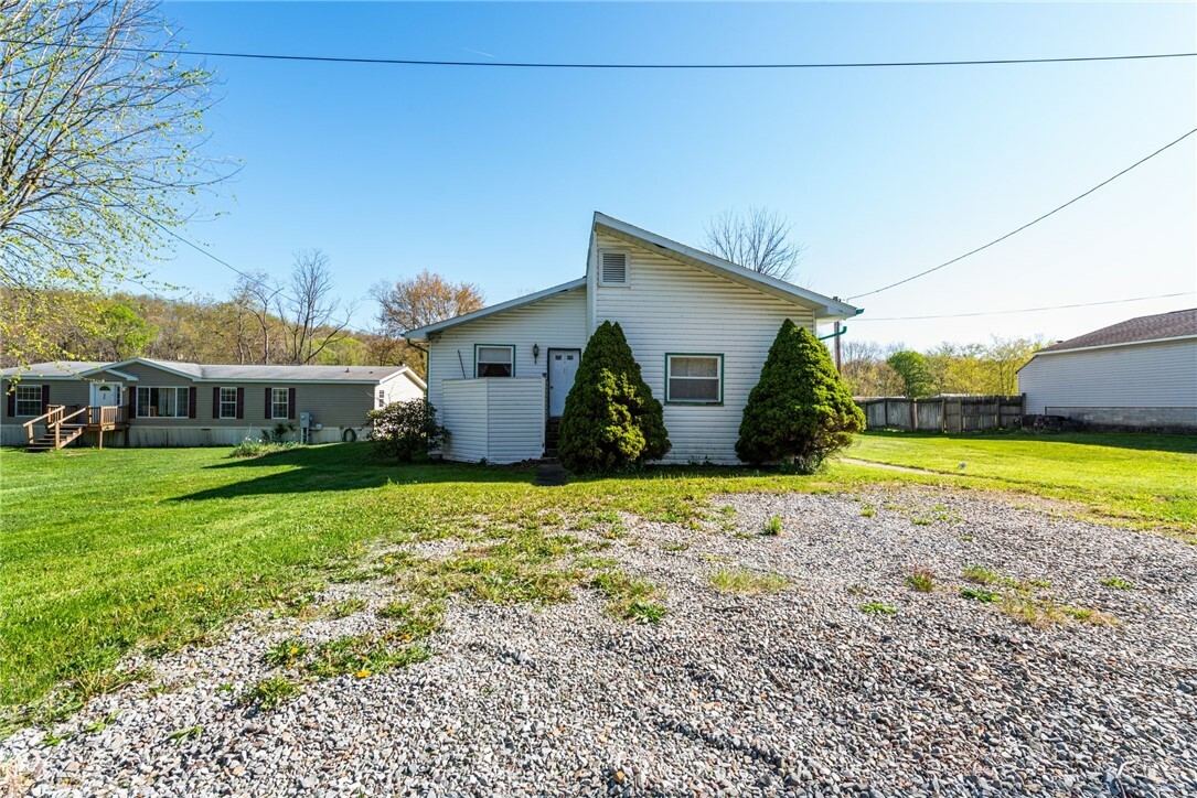 Property Photo:  176 Seger Rd  PA 15627 