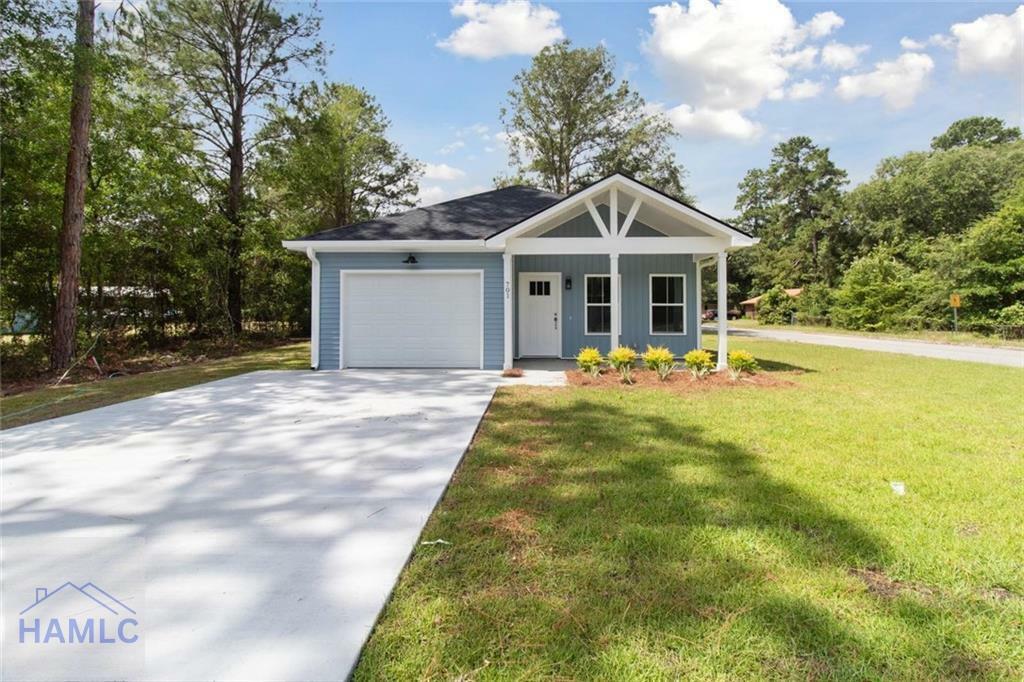 Property Photo:  701 Pine Street  GA 31305 