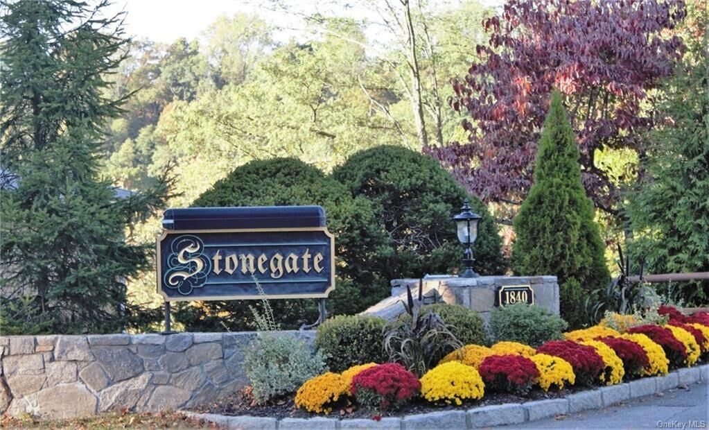 Property Photo: 1840 Crompond Road 7A7 NY 10566