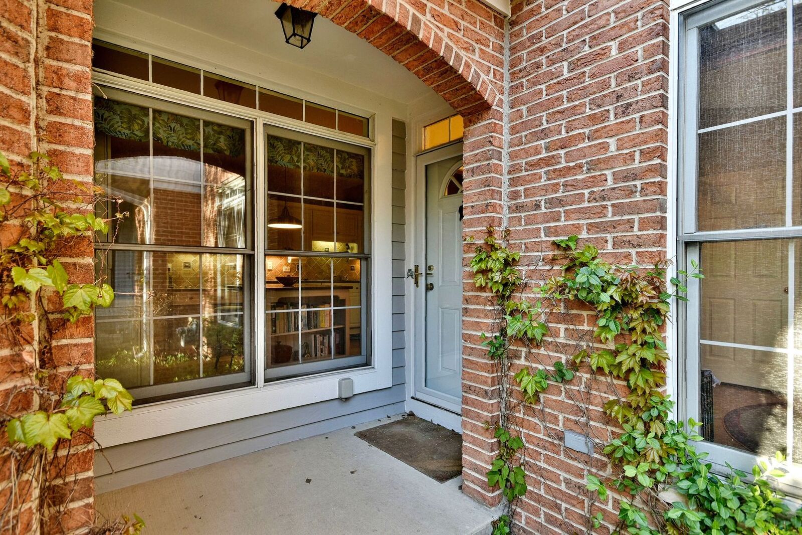 Property Photo:  2S725 Parkview Drive  IL 60137 