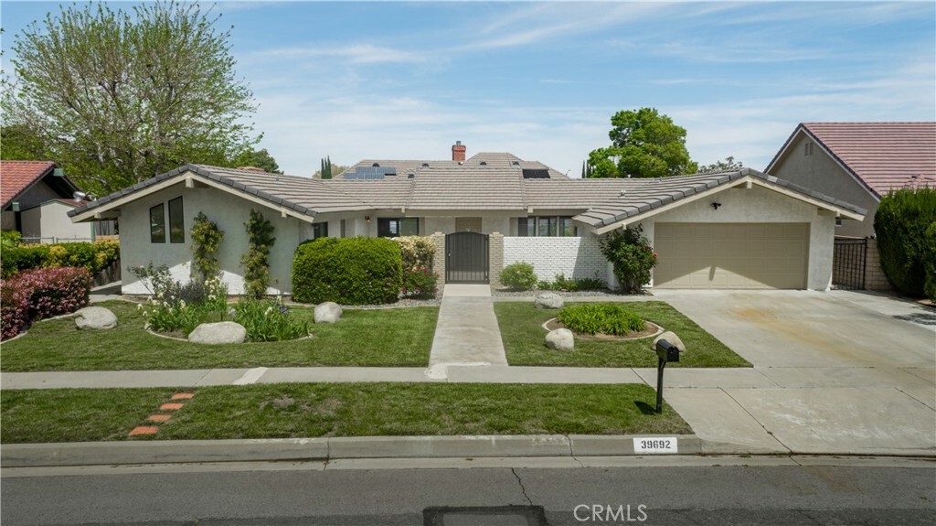 Property Photo: 39692 Makin Avenue CA 93551