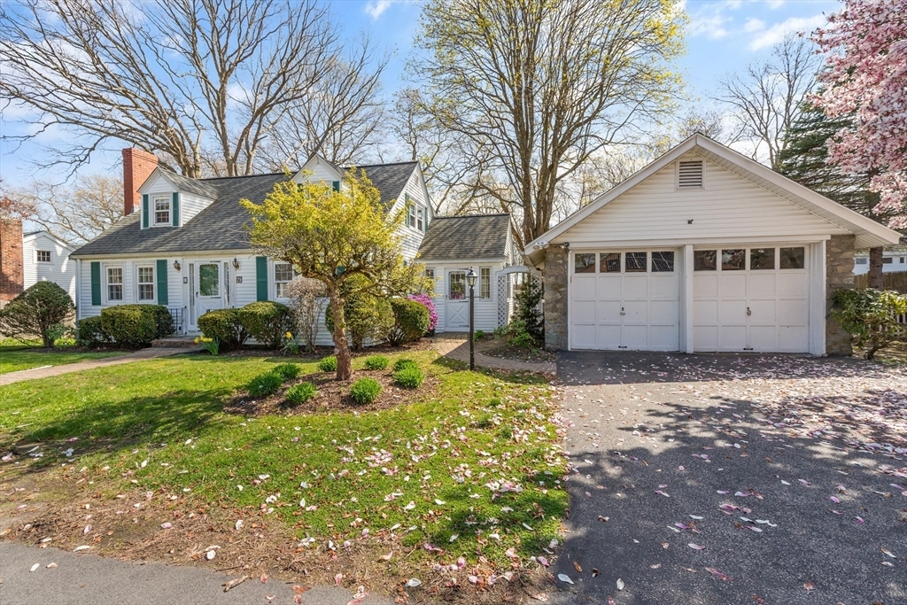 Property Photo:  25 Hillview Rd  MA 02090 