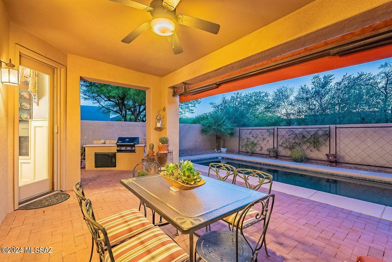 Property Photo:  8183 N Painted Feather Drive  AZ 85743 