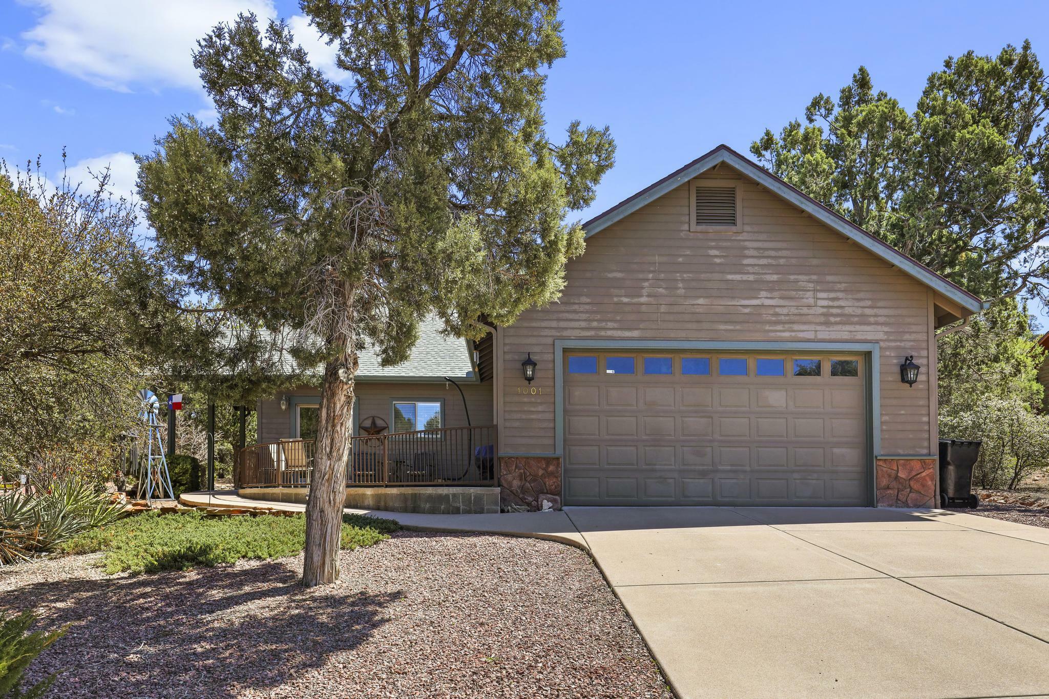 Property Photo: 1001 S Laramie Circle AZ 85541
