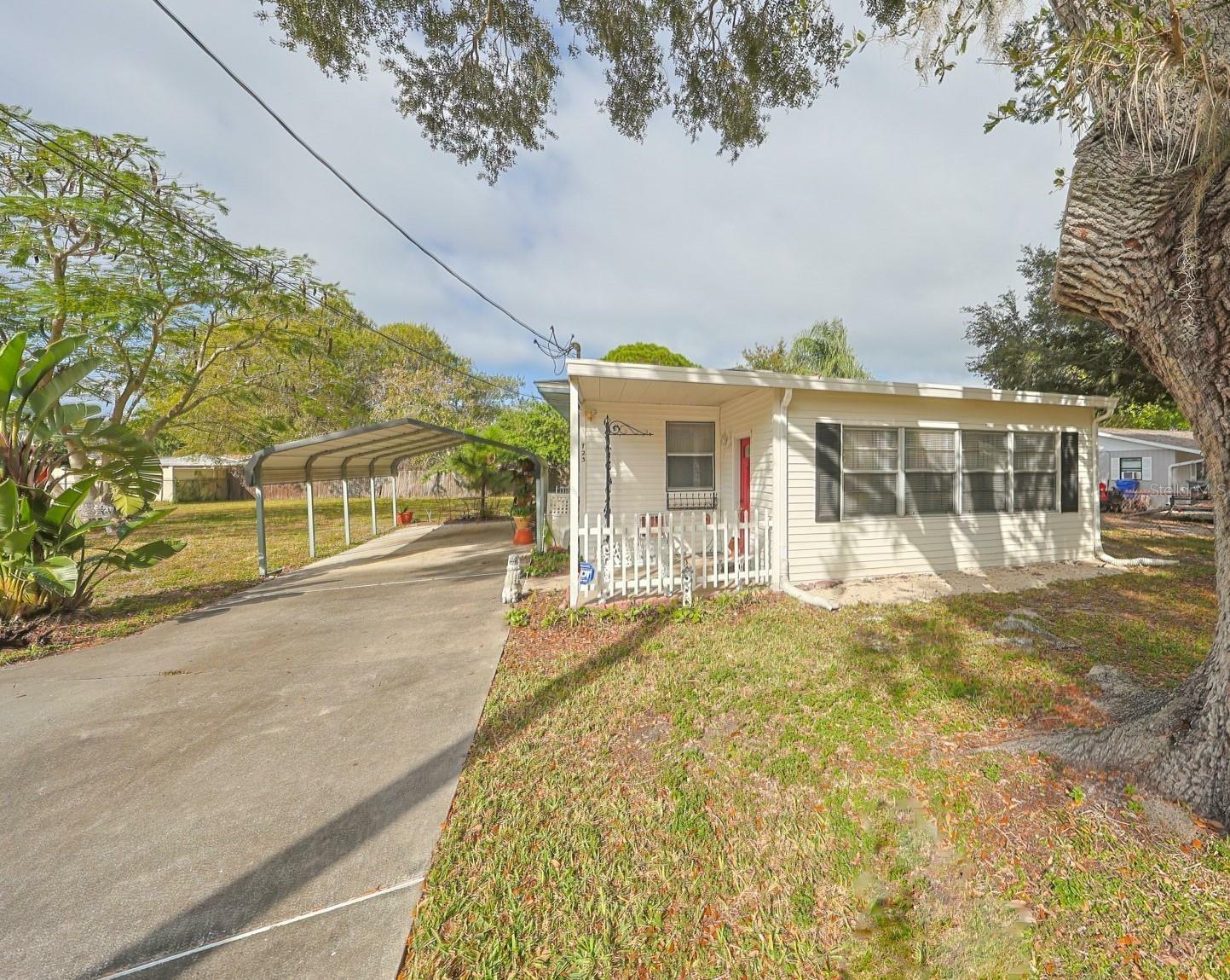 Property Photo:  723 Ornelda Street SW  FL 33570 