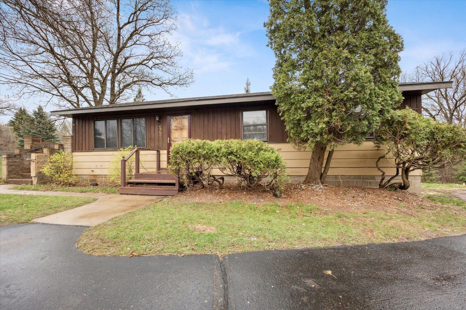 Property Photo:  3962 S Enchanted Drive NW  MN 55304 