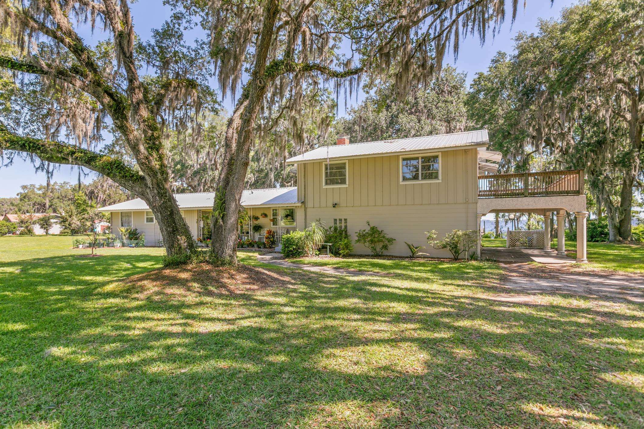 Property Photo:  105 Union Ave  FL 32112 