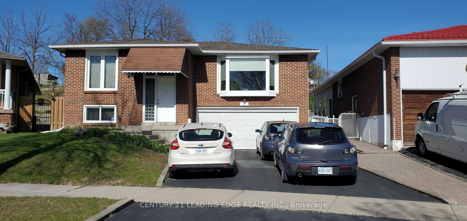 Property Photo:  17 Silvertip Cres  ON M1E 4T4 