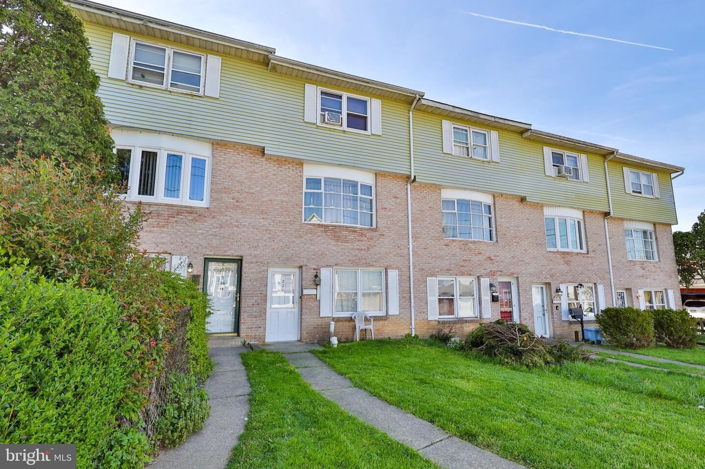 Property Photo: 220 E E Fairview Street PA 18109