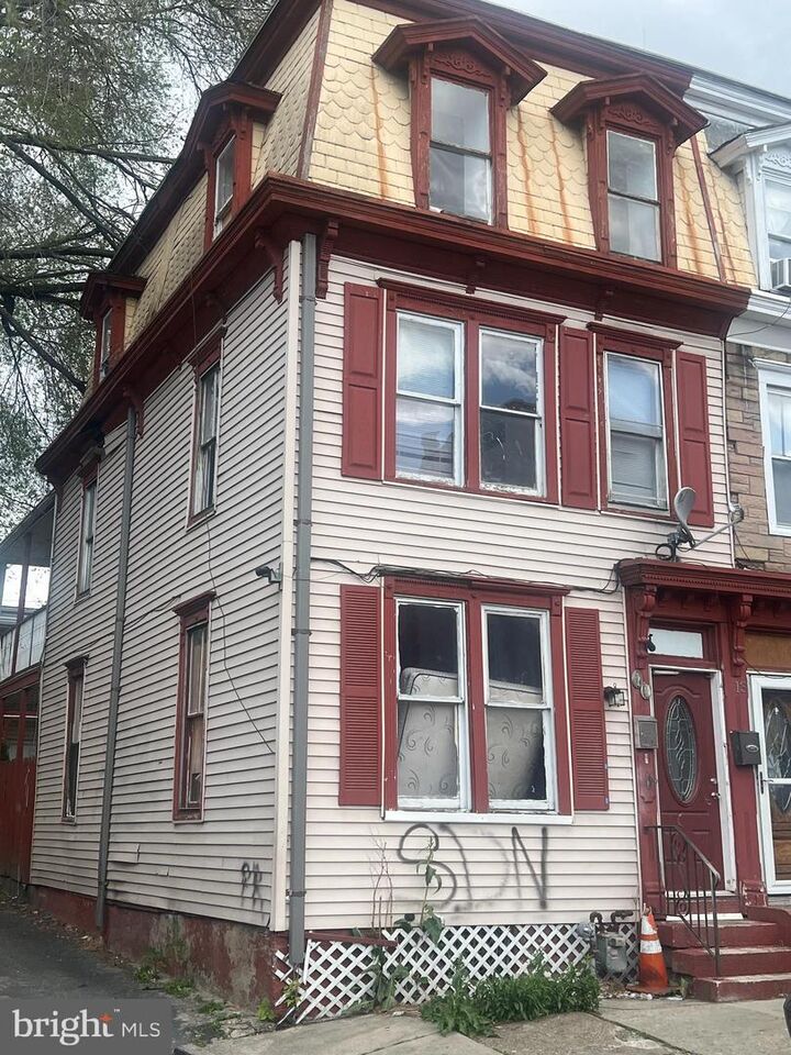 11 Evergreen Street  Harrisburg PA 17104 photo