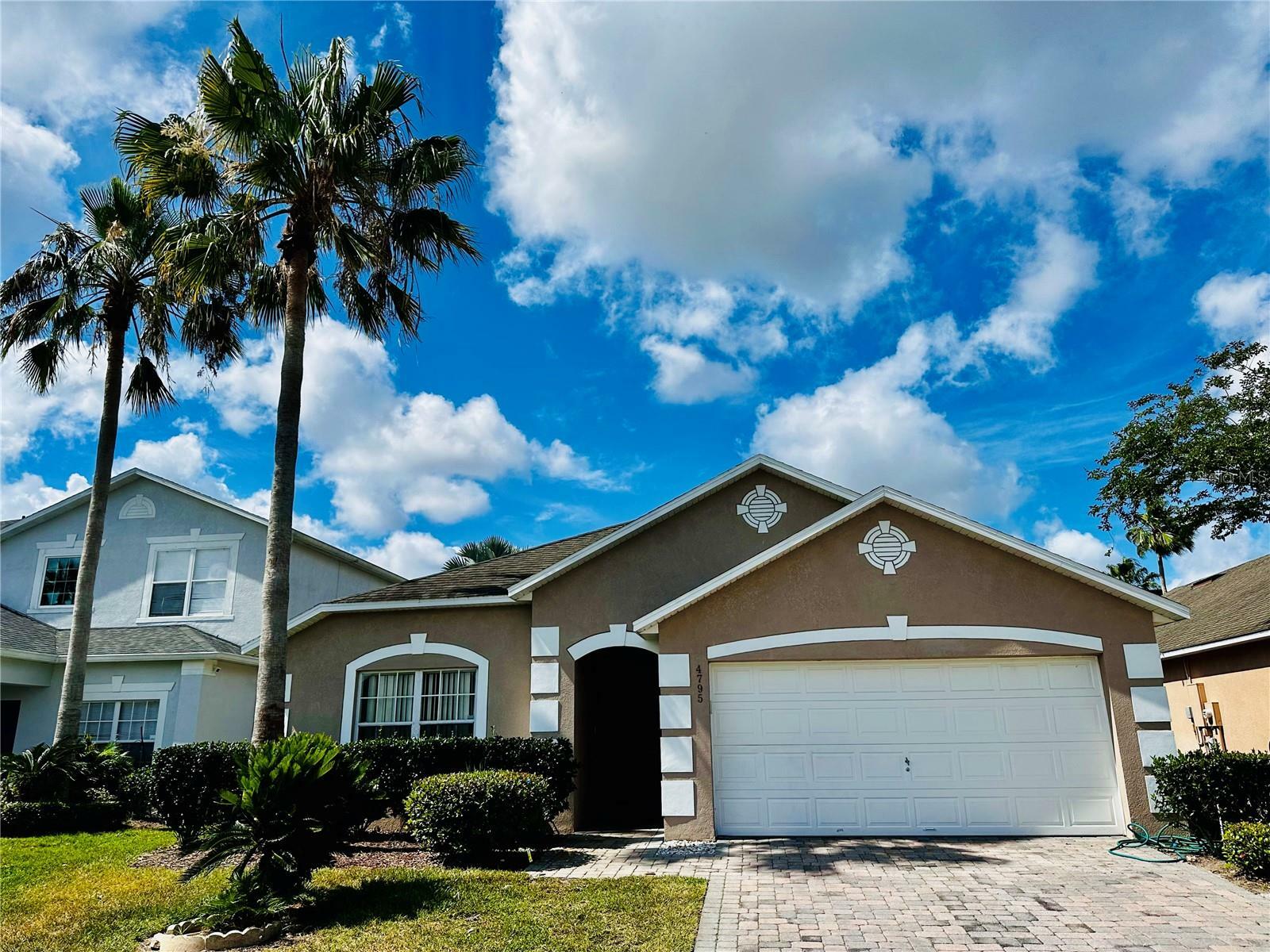 Property Photo:  4795 Cumbrian Lakes Drive  FL 34746 