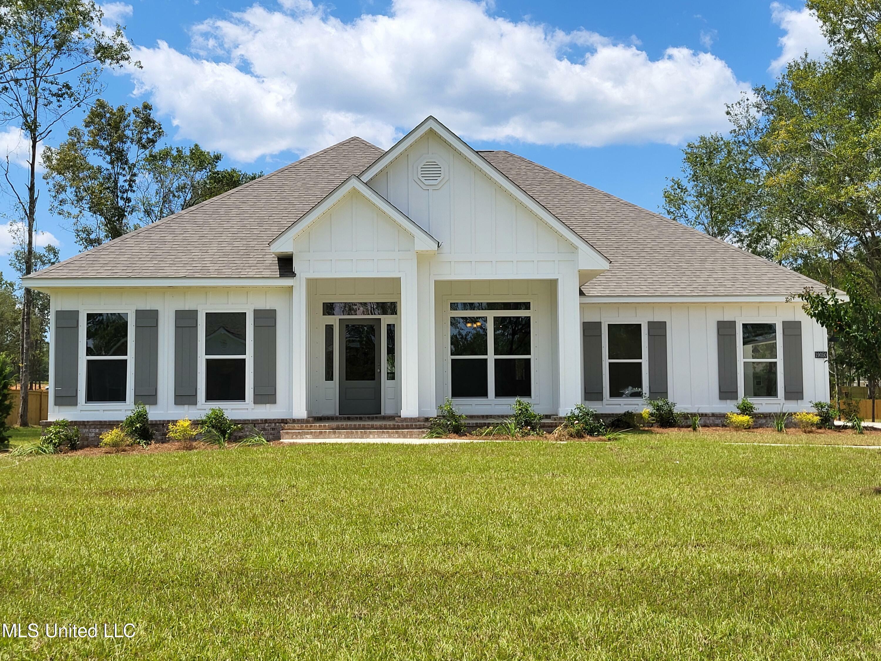 19050 Harrington Circle  Biloxi MS 39532 photo