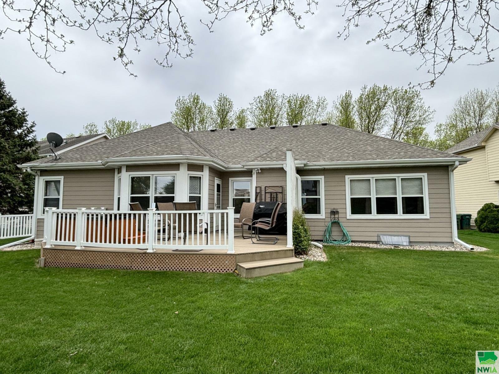 Property Photo:  211 Levee Trail  SD 57049 