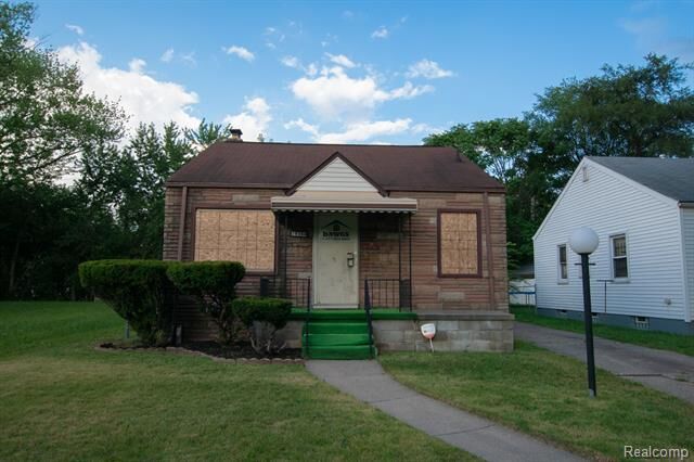 Property Photo:  19344 Dresden Street  MI 48205 