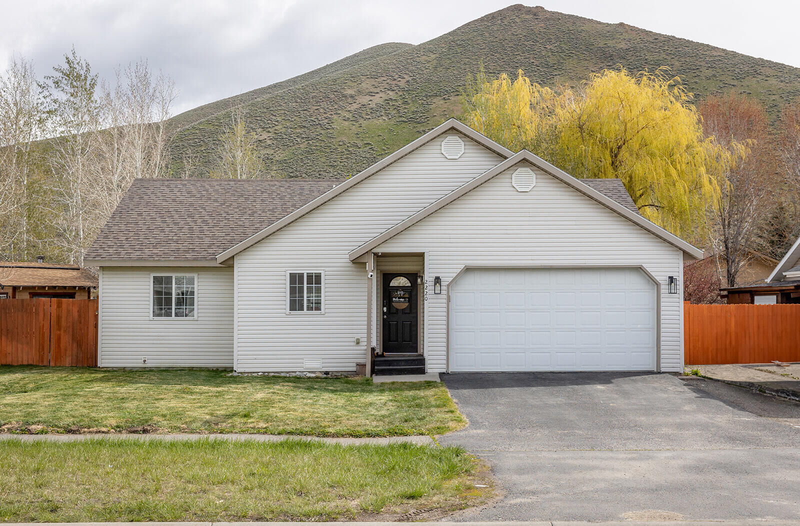 Property Photo:  2220 Woodside Blvd  ID 83333 