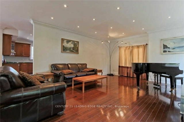Property Photo:  25 Meadowvale Rd  ON M1C 1R7 