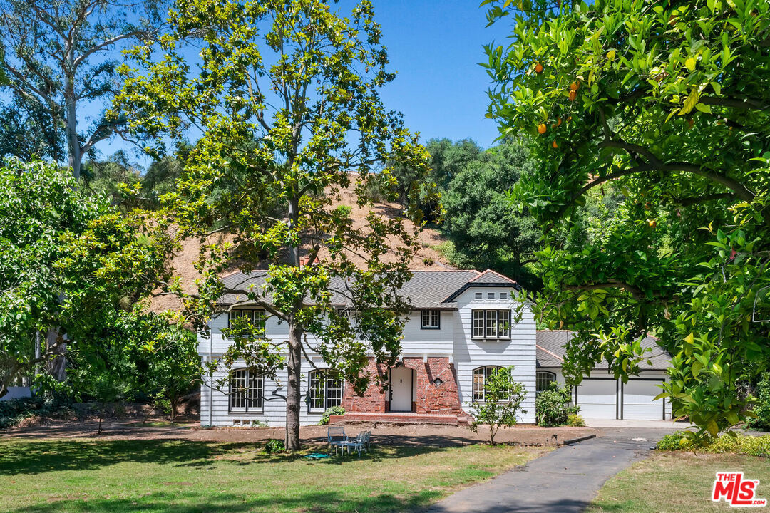 Property Photo: 2221 Benedict Canyon Dr CA 90210