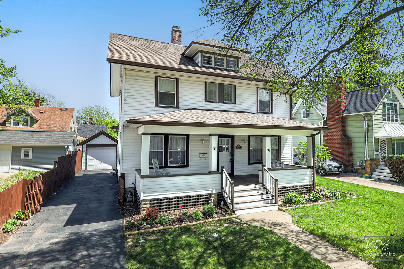 Property Photo:  645 Oak Avenue  IL 60506 