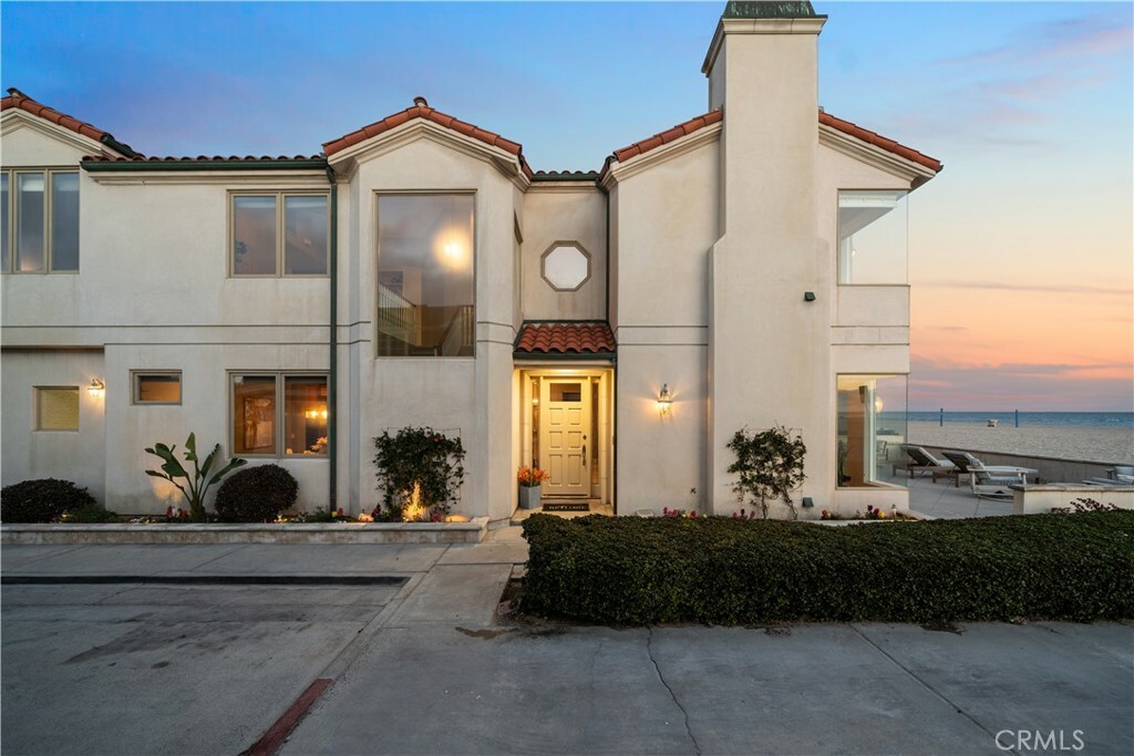 Property Photo: 6610 W Oceanfront CA 92663