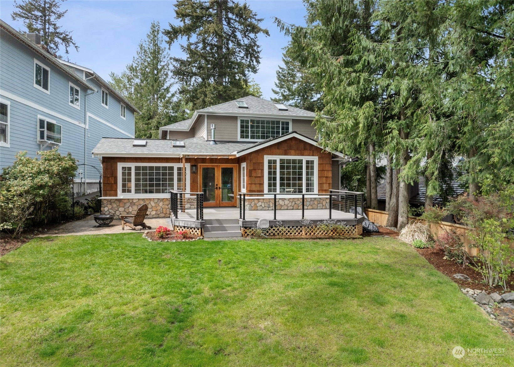 Property Photo:  25612 Lake Wilderness Lane S  WA 98038 