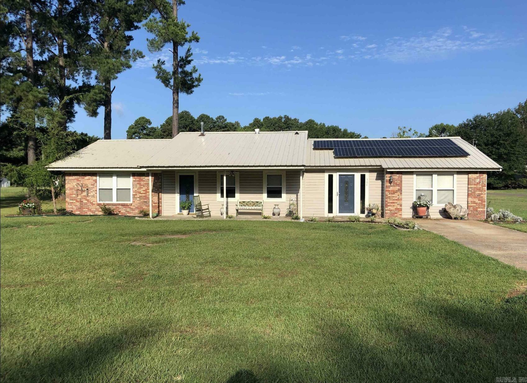 Property Photo:  304 Bodcaw Avenue  AR 71861 