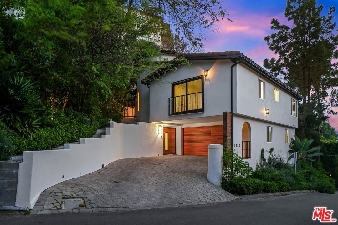 Property Photo:  7436   Del Zuro Dr  CA 90046 