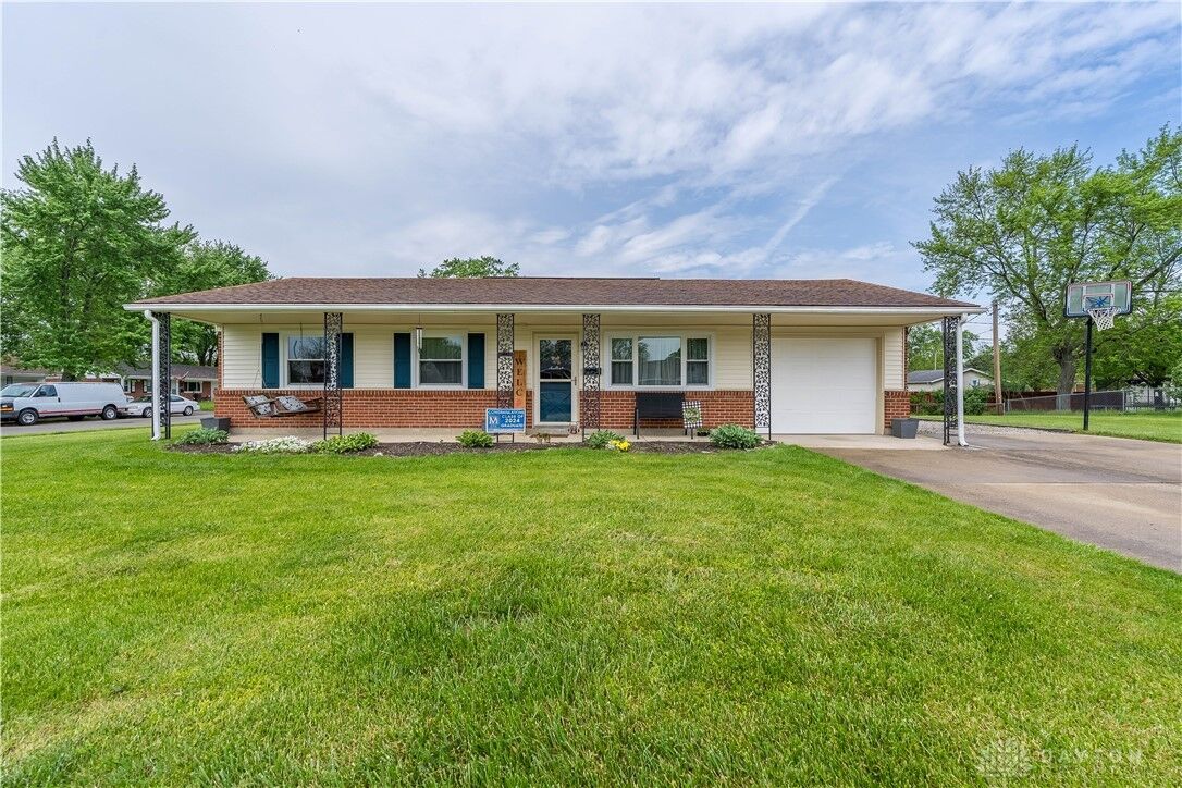 Property Photo: 415 Skipper Court OH 45322