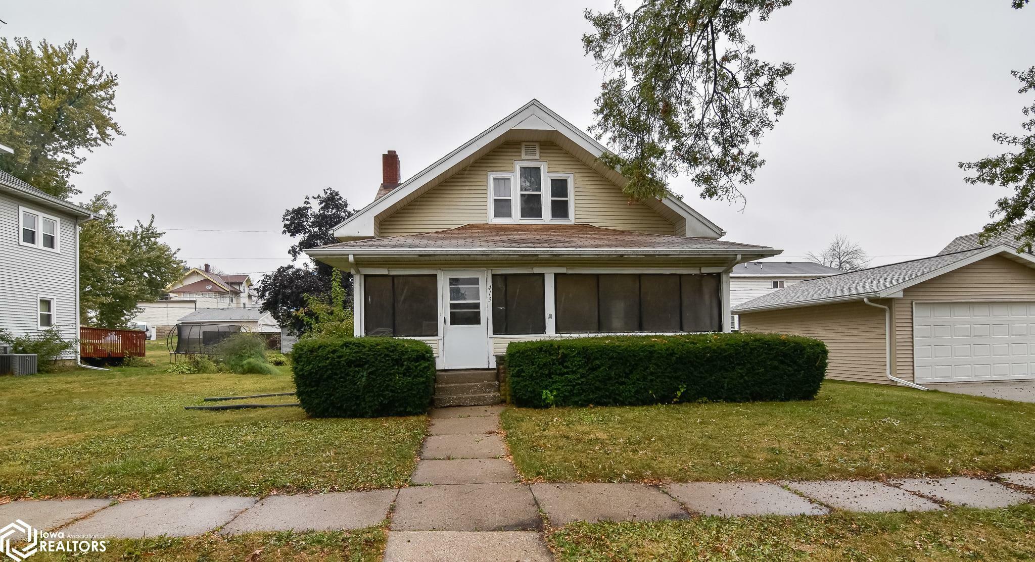 Property Photo:  413 4th Street  IA 50635 