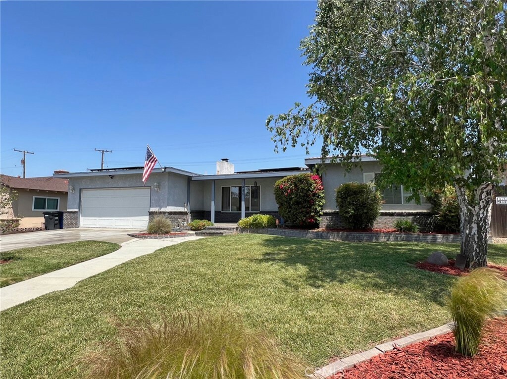 Property Photo:  490 Myrtlewood Drive  CA 92320 