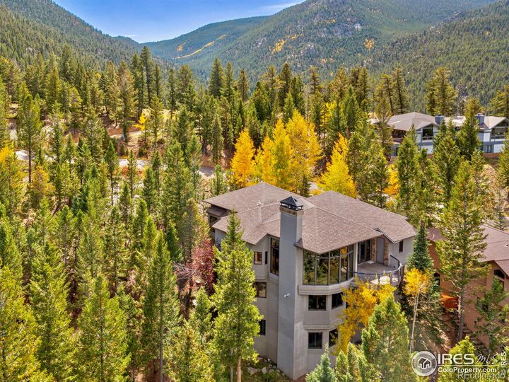 Property Photo:  3434 Eaglecliff Cir Dr B  CO 80517 